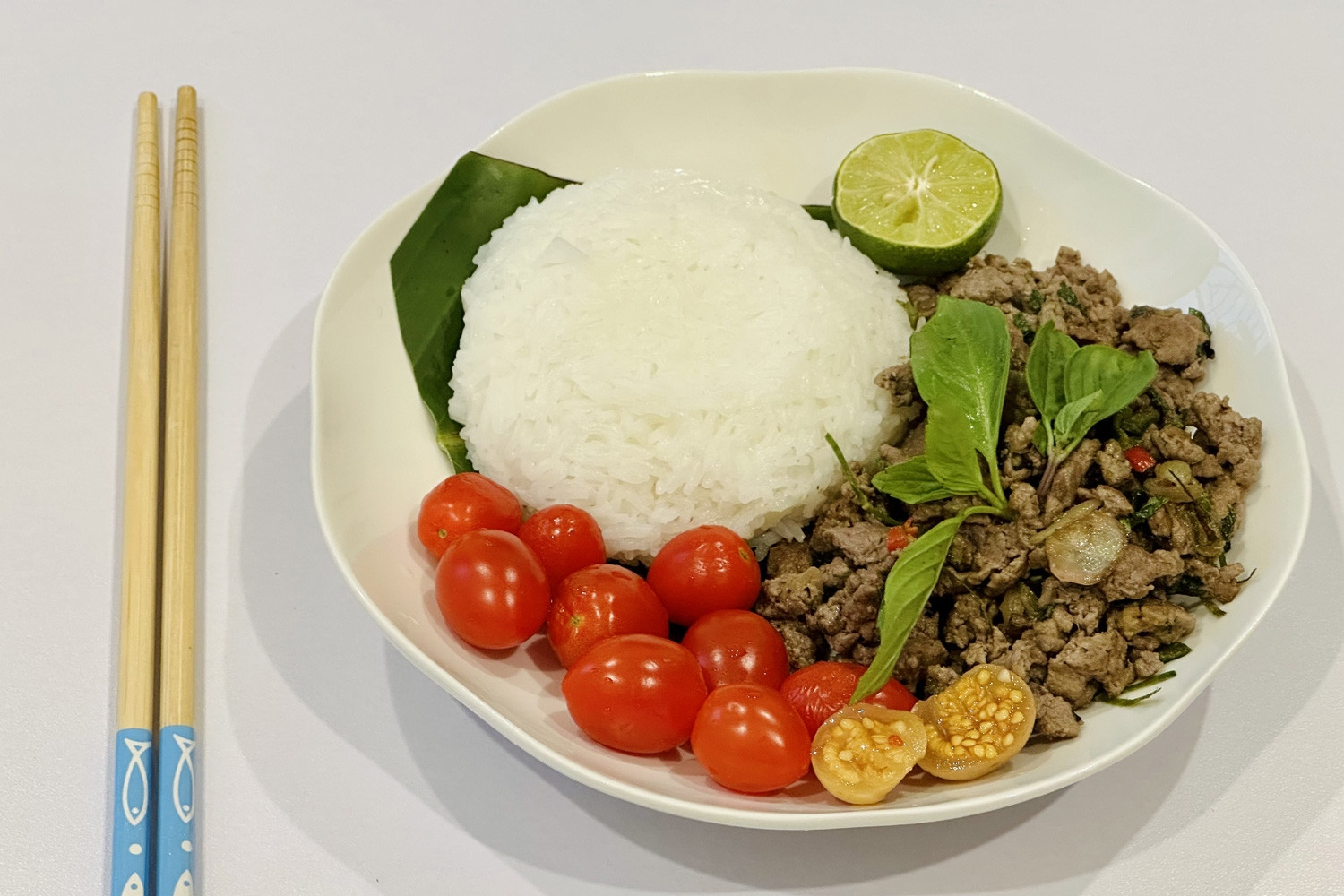 4 thói quen khi ăn cơm gây hại sức khỏe